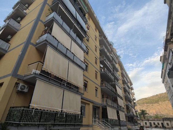appartamento in vendita a Palermo in zona San Lorenzo