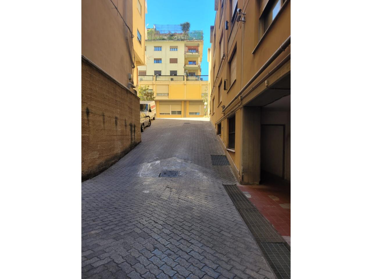 appartamento in vendita a Palermo in zona Arenella/Vergine Maria