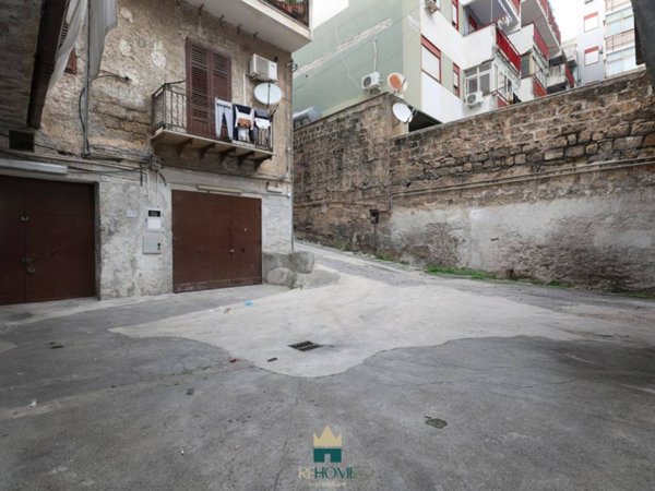 locale commerciale in vendita a Palermo in zona Oreto