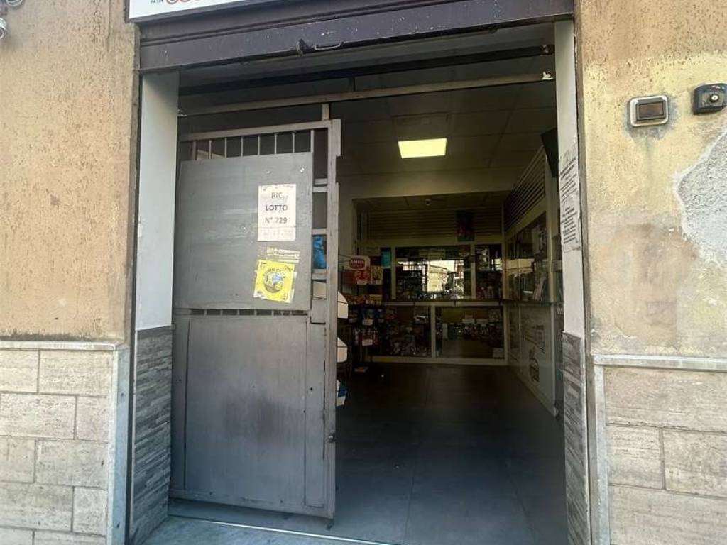 negozio in vendita a Palermo in zona Boccadifalco