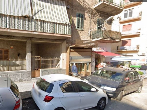 negozio in vendita a Palermo in zona Malaspina/Palagonia