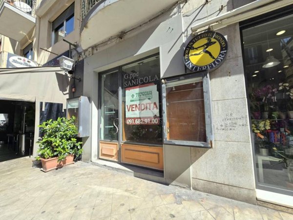 negozio in vendita a Palermo in zona Libertà