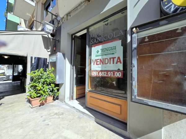 negozio in vendita a Palermo in zona Politeama