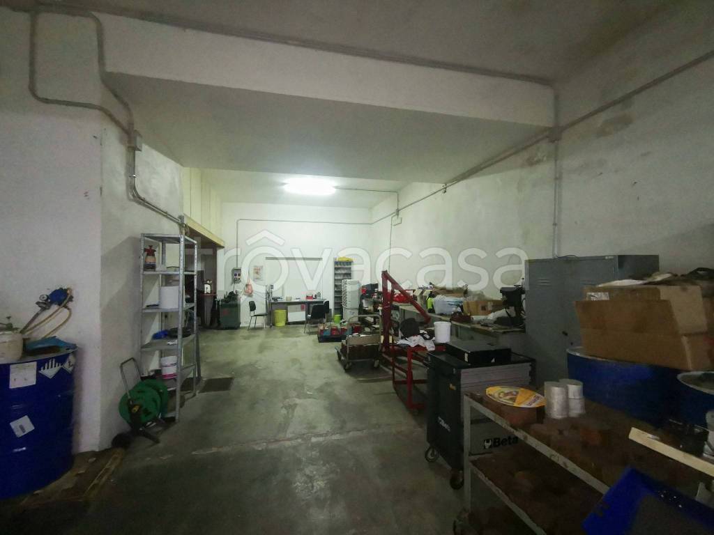 locale commerciale in vendita a Palermo in zona Sferracavallo