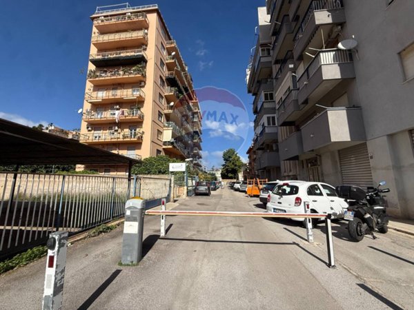 appartamento in vendita a Palermo in zona Zisa