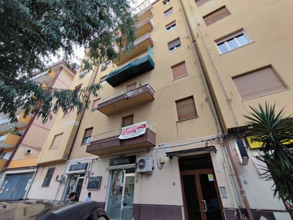 appartamento in vendita a Palermo in zona Malaspina/Palagonia