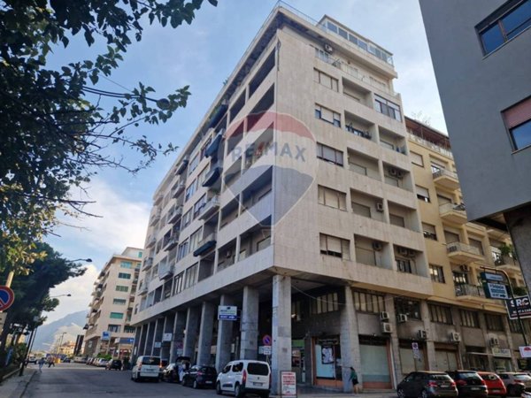 appartamento in vendita a Palermo in zona Libertà