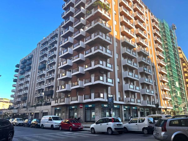 appartamento in vendita a Palermo in zona Malaspina/Palagonia