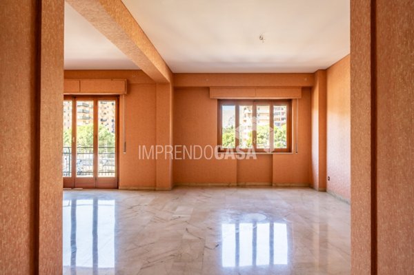 appartamento in vendita a Palermo in zona Malaspina/Palagonia