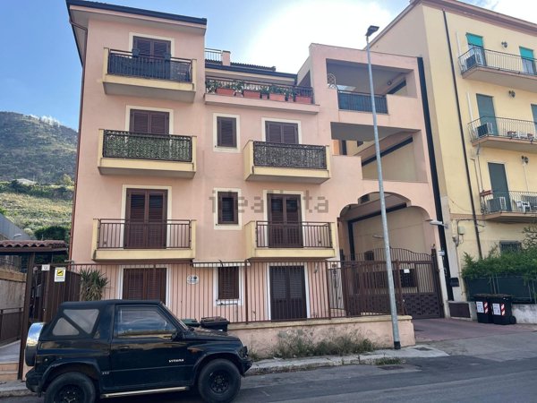 appartamento in vendita a Palermo in zona Tommaso Natale