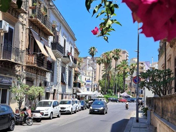 appartamento in vendita a Palermo in zona Arenella/Vergine Maria