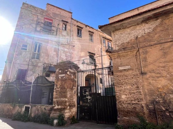 appartamento in vendita a Palermo in zona Zisa