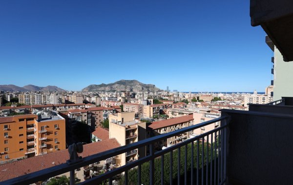 appartamento in vendita a Palermo in zona Zisa