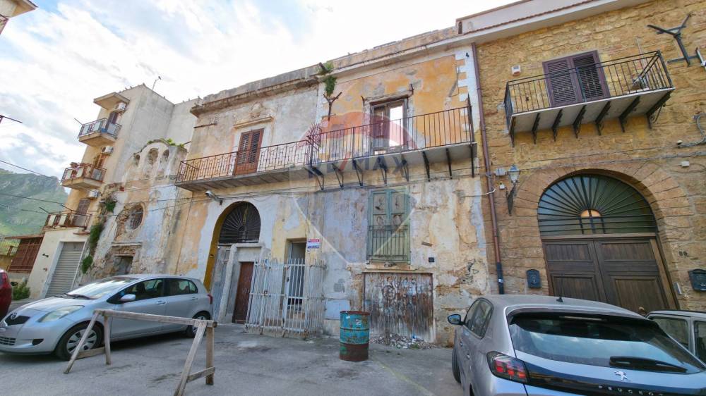 appartamento in vendita a Palermo in zona Chiavelli