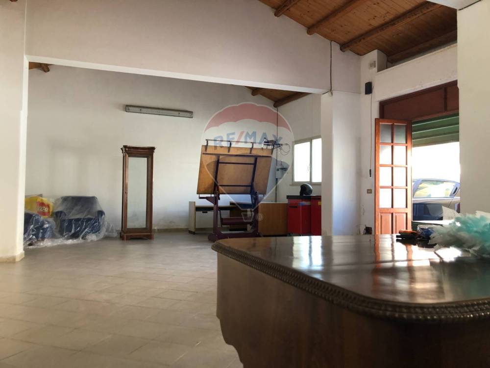 locale commerciale in vendita a Palermo