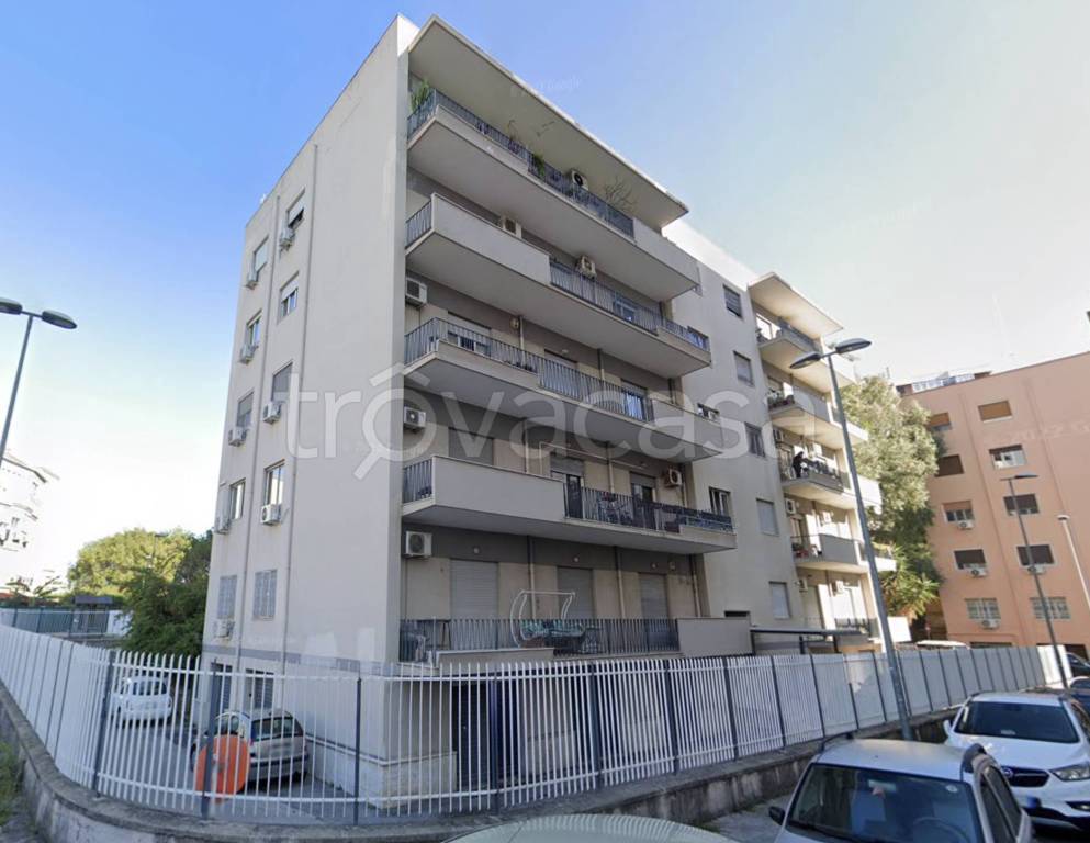 appartamento in vendita a Palermo in zona Malaspina/Palagonia