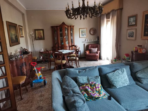 appartamento in vendita a Palermo in zona Malaspina/Palagonia