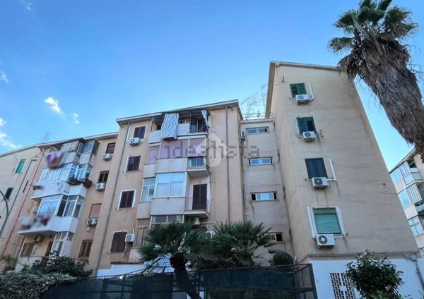 appartamento in vendita a Palermo in zona Mezzomonreale