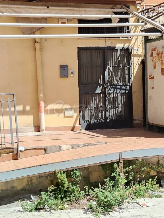 negozio in vendita a Palermo in zona Settecannoli