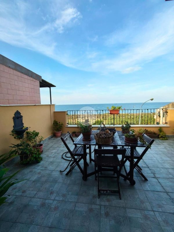 appartamento in vendita a Palermo in zona Acqua dei Corsari