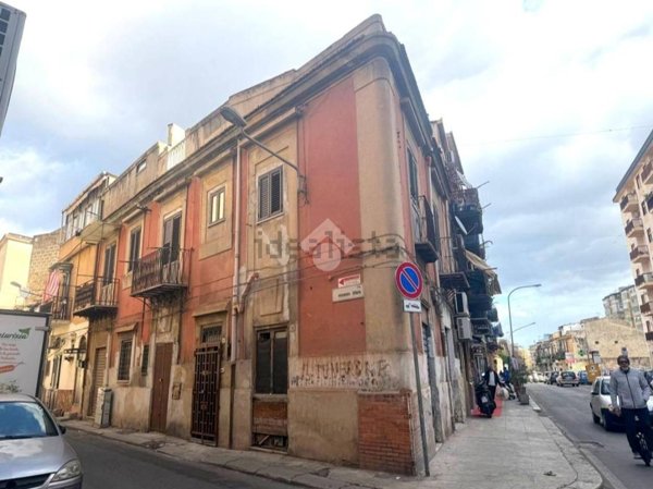 appartamento in vendita a Palermo in zona Zisa