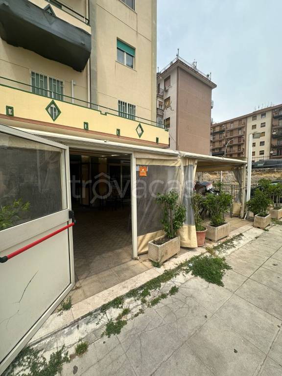 negozio in vendita a Palermo in zona Montepellegrino