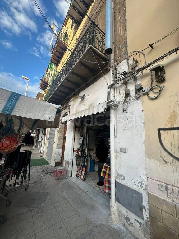 negozio in vendita a Palermo in zona Montepellegrino