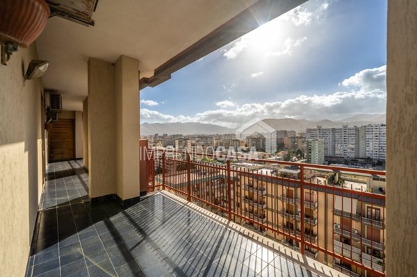 appartamento in vendita a Palermo in zona Zisa