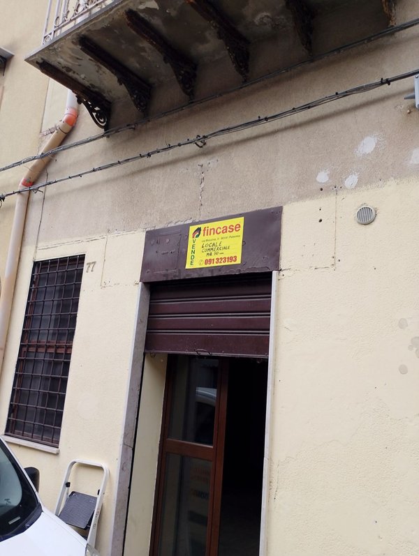 locale commerciale in vendita a Palermo in zona Tommaso Natale