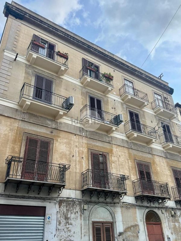 appartamento in vendita a Palermo in zona Politeama