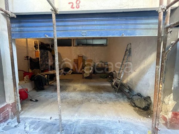 locale commerciale in vendita a Palermo in zona Malaspina/Palagonia