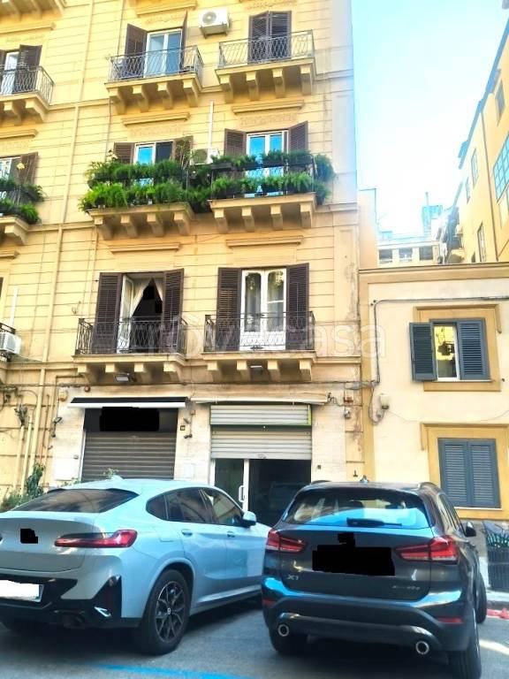 negozio in vendita a Palermo in zona Politeama