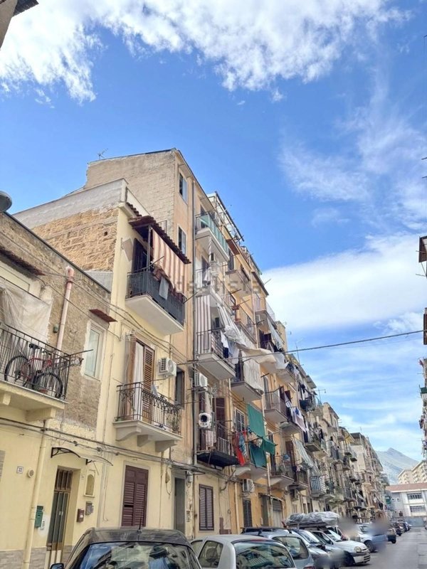 appartamento in vendita a Palermo in zona Zisa