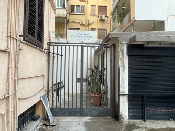 ufficio in vendita a Palermo in zona Libertà