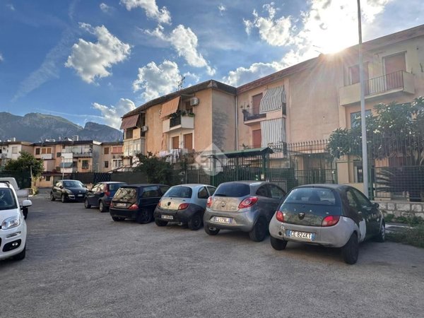 appartamento in vendita a Palermo in zona Villagrazia/Falsomiele