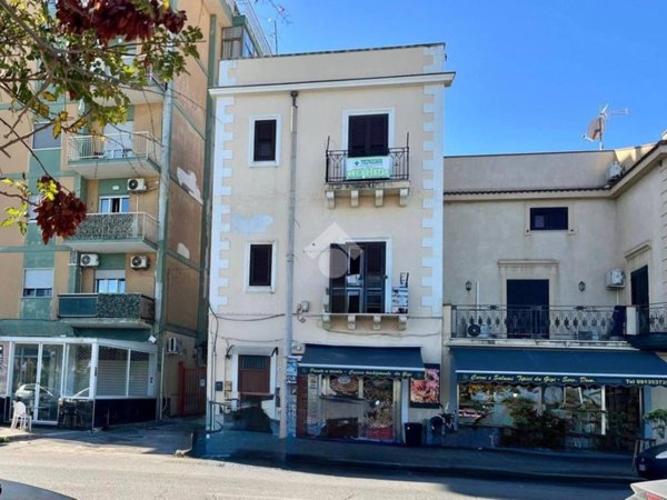 intera palazzina in vendita a Palermo in zona Acqua dei Corsari