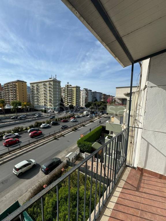 appartamento in vendita a Palermo in zona Malaspina/Palagonia