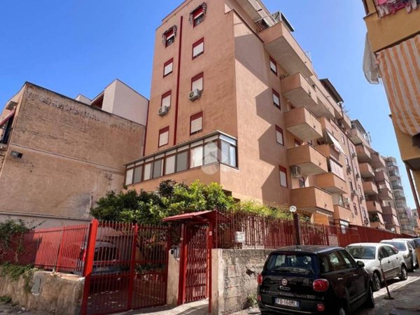 appartamento in vendita a Palermo in zona Zisa