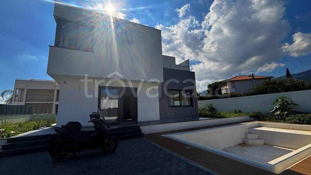 appartamento in vendita a Palermo in zona Mondello