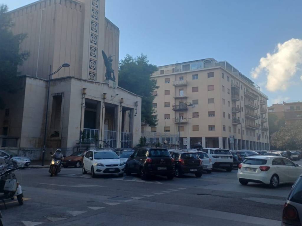 negozio in vendita a Palermo in zona Libertà