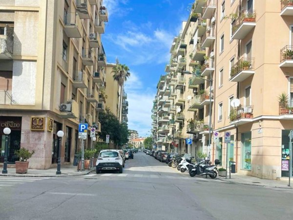 negozio in vendita a Palermo in zona Libertà