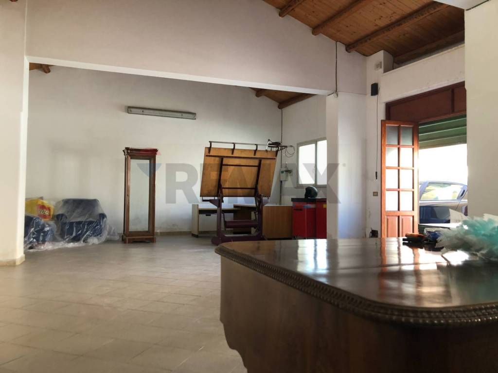 negozio in vendita a Palermo in zona Uditore