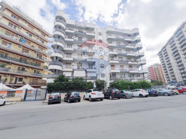 appartamento in vendita a Palermo in zona Malaspina/Palagonia