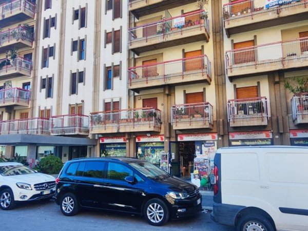 appartamento in vendita a Palermo in zona Malaspina/Palagonia