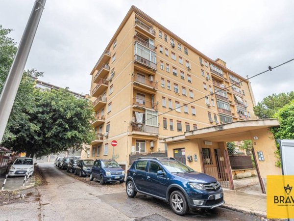 appartamento in vendita a Palermo in zona Zisa