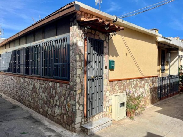 casa indipendente in vendita a Palermo in zona Acqua dei Corsari