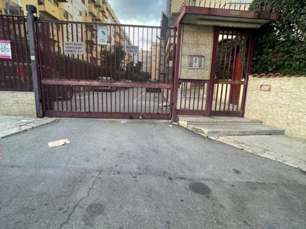 appartamento in vendita a Palermo in zona Montegrappa / Santa Rosalia