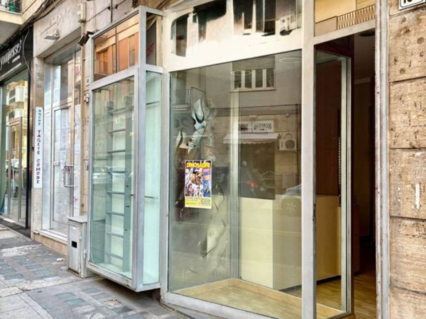 negozio in vendita a Palermo in zona Politeama