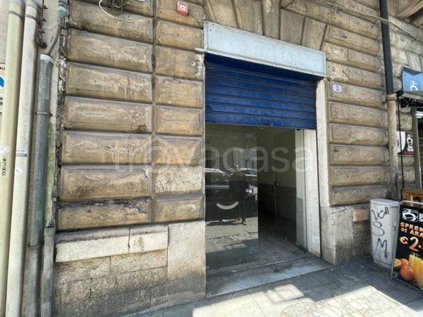 locale commerciale in vendita a Palermo in zona Politeama
