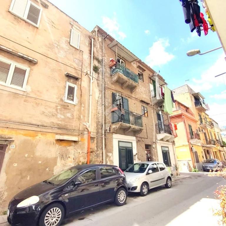 appartamento in vendita a Palermo in zona Malaspina/Palagonia